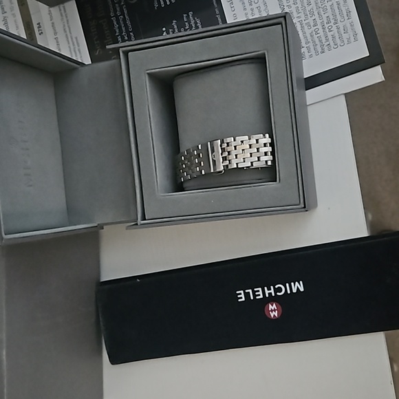 Watch - Picture 3 of 5